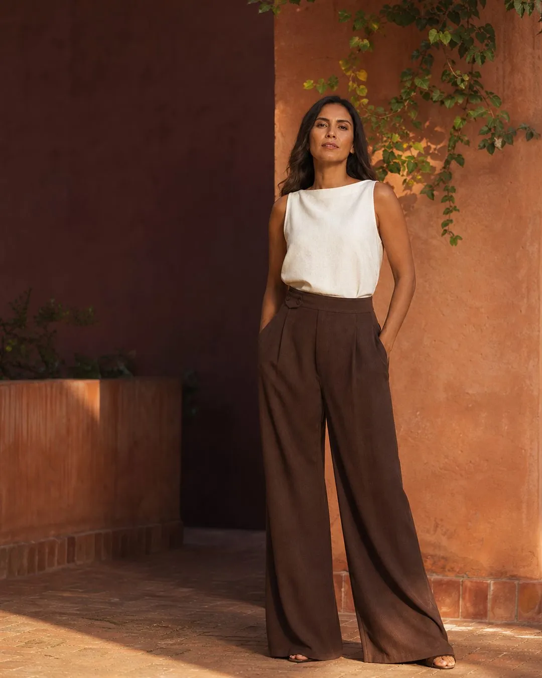 Pantalón amplio color cacao